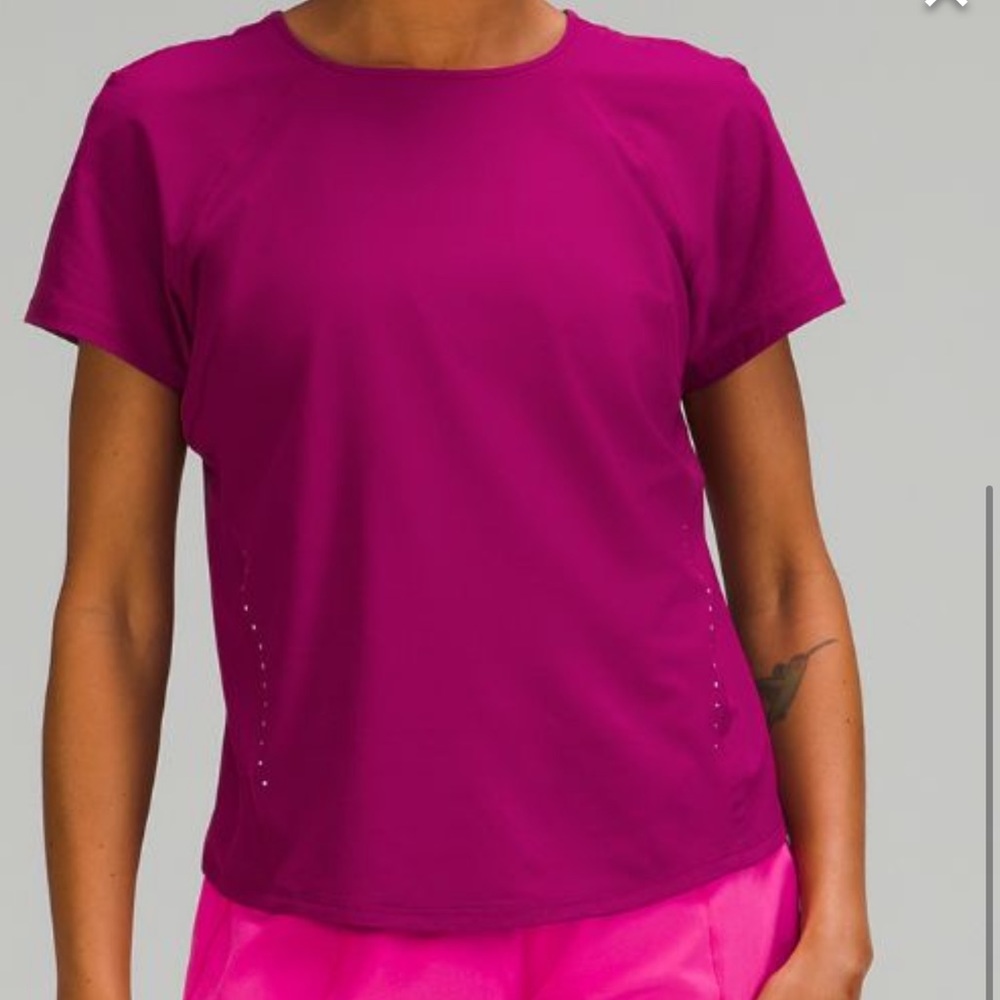 LULULEMON NWT lightweight stretch run short sleeve shirt 💜💜💜